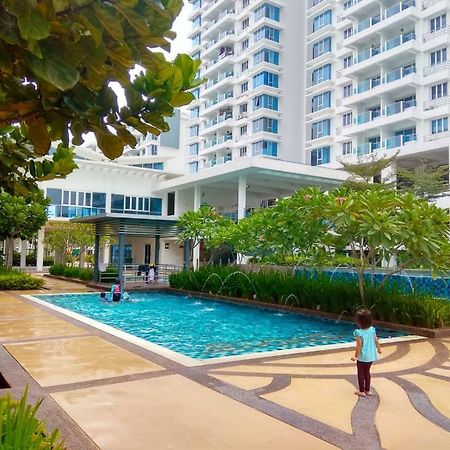 Putra 1 Pool Homestay Bandar Seri Putra Kampong Sungai Buah Zewnętrze zdjęcie